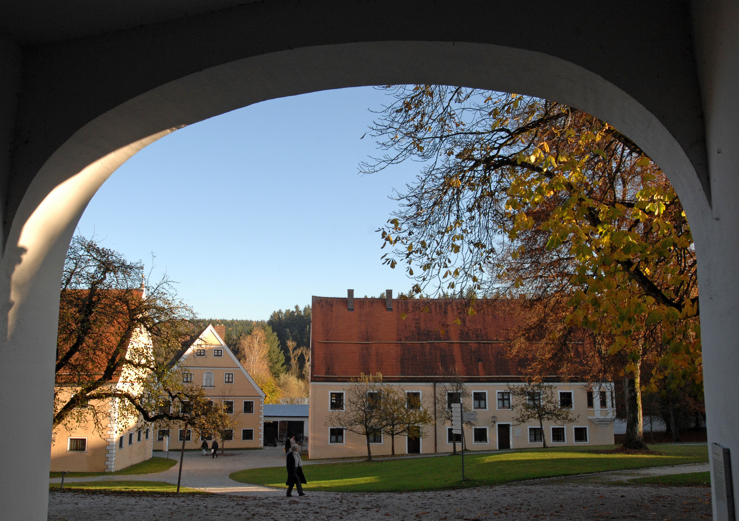 Sonntagsführung „Leben in Oberschönenfeld – von damals bis heute“ im Museum Oberschönenfeld