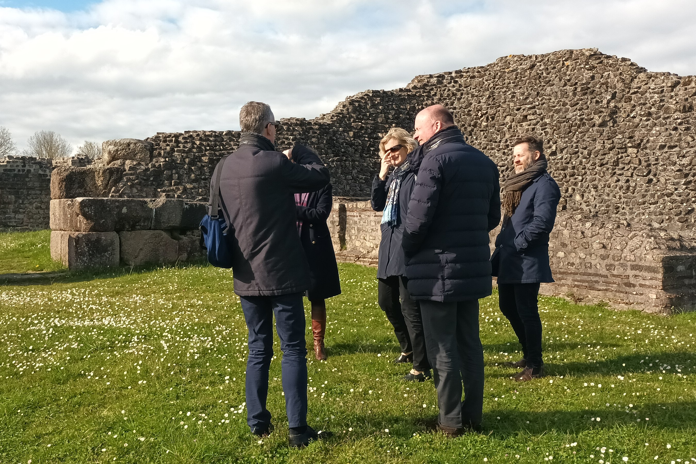 Bezirkstagspräsident Martin Sailer bei seinem Besuch der Stadt Lassay-les-Châteaux in der Mayenne.