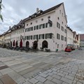 Hotel Goldener Hirsch, Kaiser-Max-Str. 39 und 41, und Straßenzug Am Breiten Bach, Ansicht von Nordwesten. - Foto: Matthias Paul