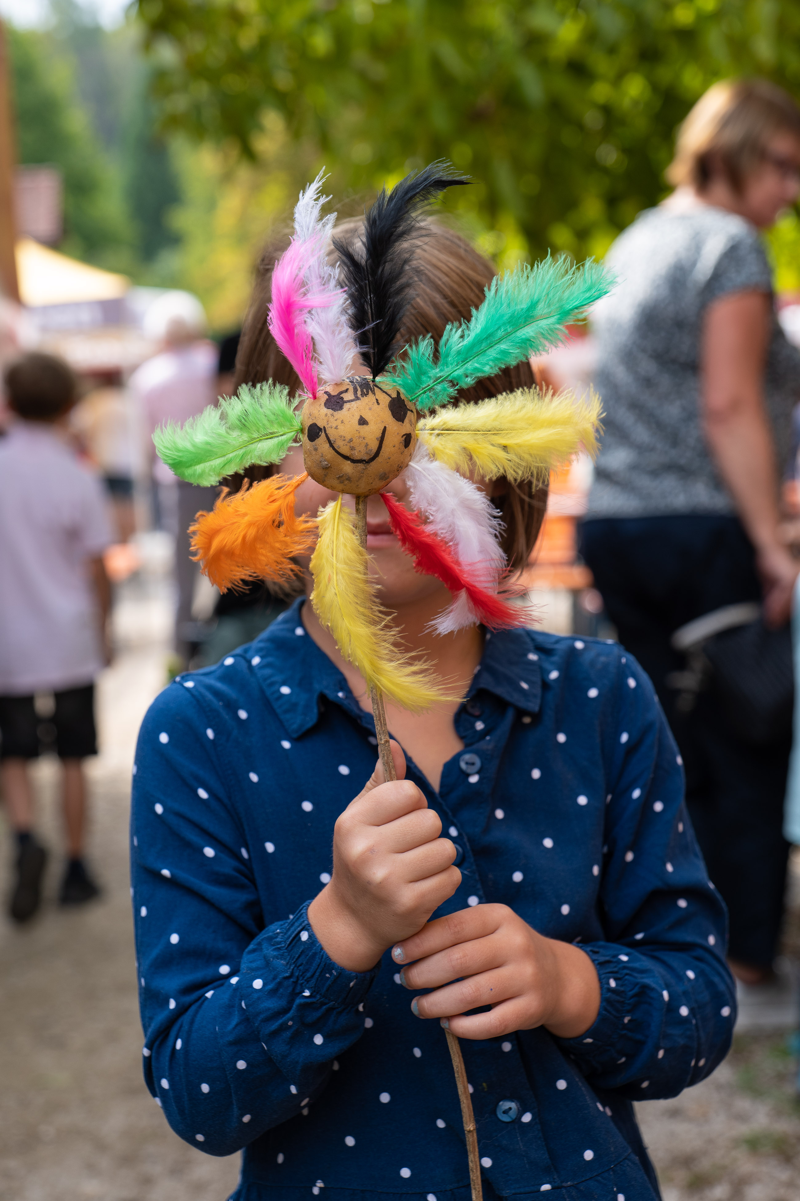 Kinder können bei der Mitmach-Aktion Kartoffelfiguren fertigen. Fotograf Matthias Meyer