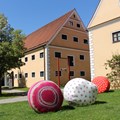70 Jahre Bezirk Schwaben: Anlässlich des Bezirksjubiläums zeichnet das Museum Oberschönenfeld ein vielfältiges Bild der schwäbischen Kunstszene. - Foto: Barbara Magg, Museum Oberschönenfeld