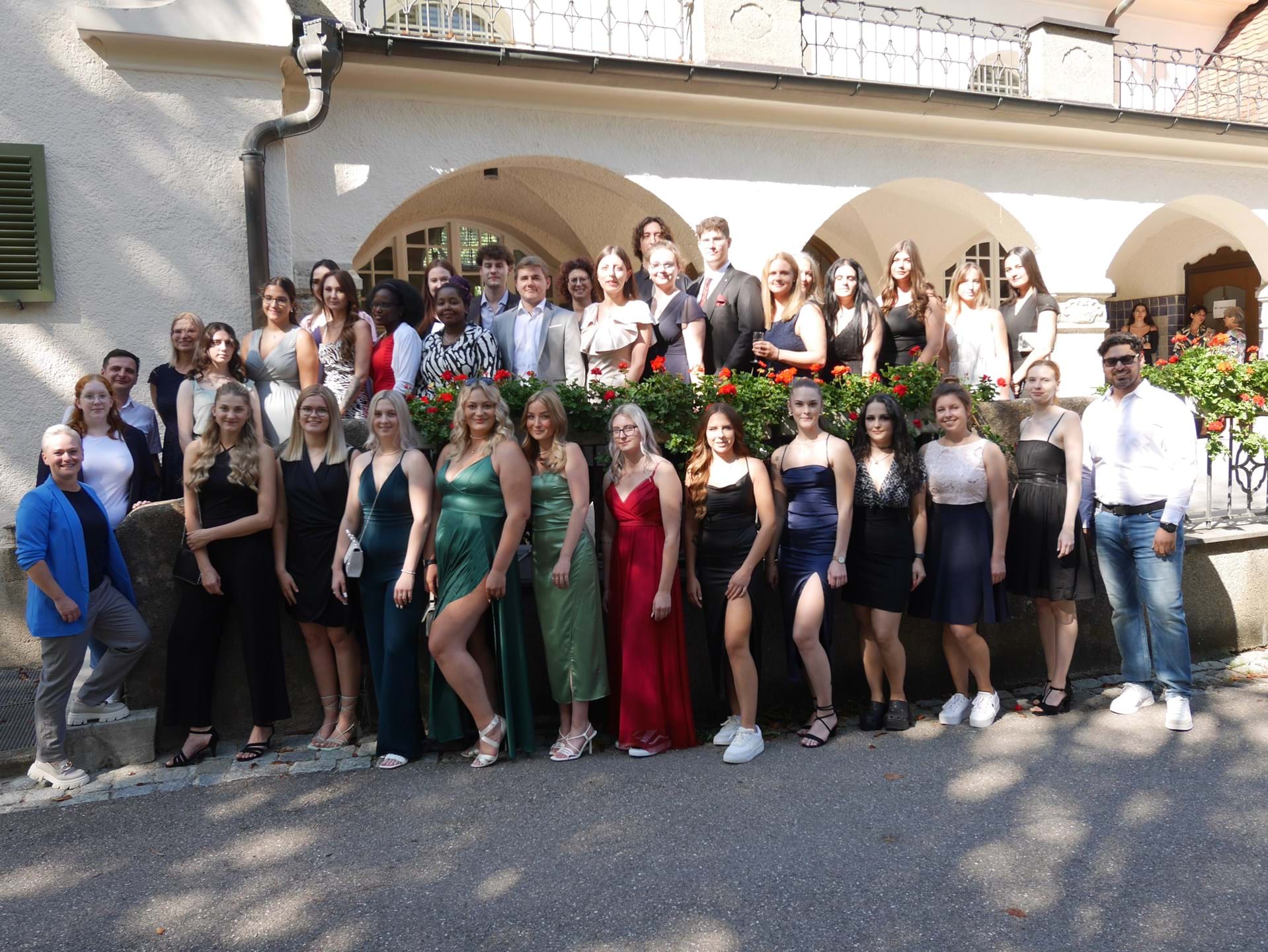 Bezirkskrankenhaus Günzburg 31 neue Pflegefachmänner und frauen