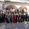 Die ersten Absolventinnen und Absolventen der generalistischen Pflegeausbildung am BKH in Günzburg. Sie haben ihre dreijährige Ausbildung jeweils mit dem Examen erfolgreich abgeschlossen. - Foto: Sibylle Walther