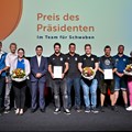 Gruppenfoto der Anerkennungspreisträger des "Preis des Präsidenten" 2023.