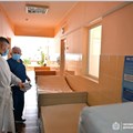 Krankenhausbetten kommen in Tscherniwzi an