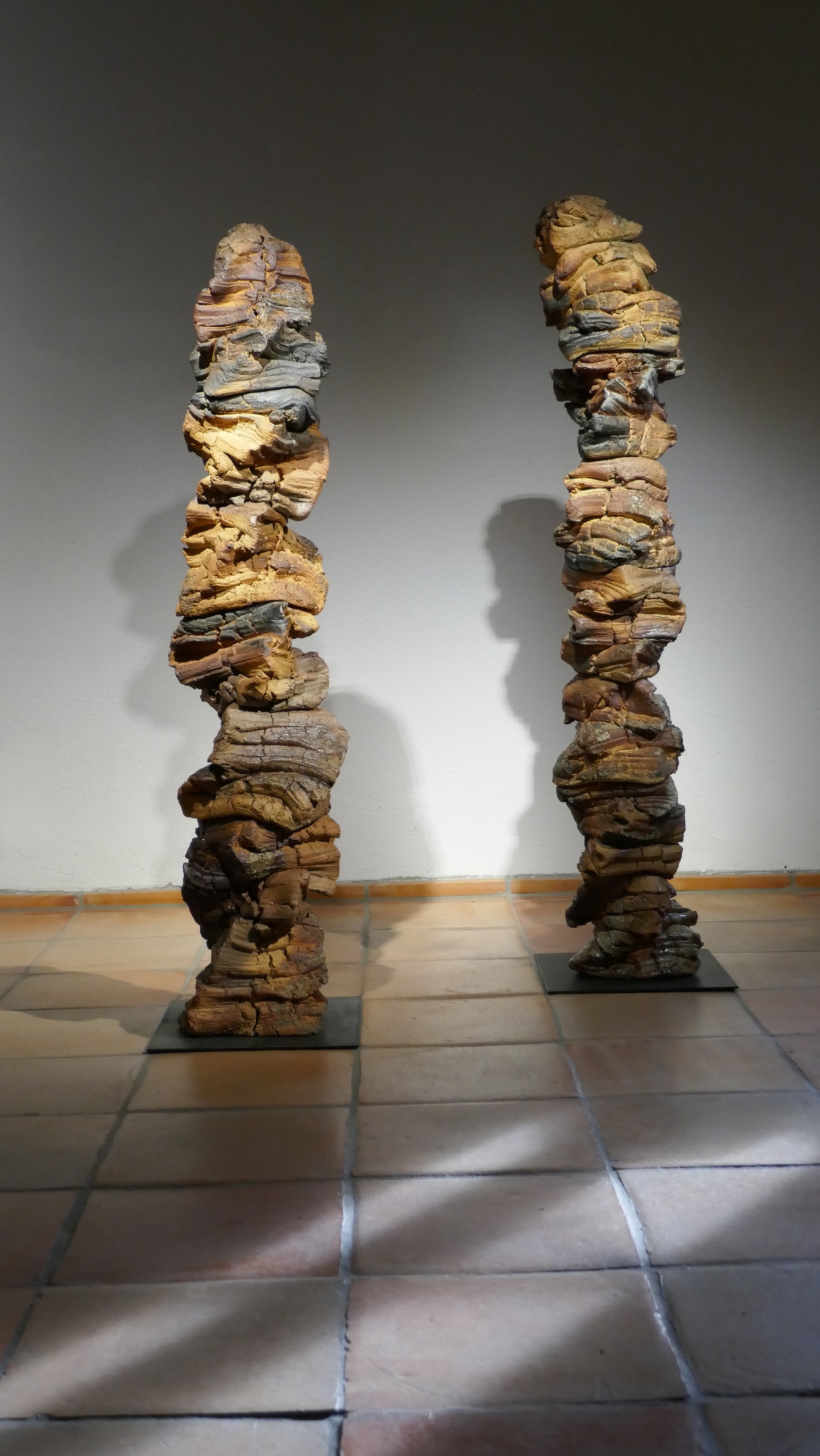 Zwei Felsensäulen von Jochen Rüth - Foto: Gudrun Szczepanek, Museum Oberschönenfeld