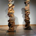 "Zwei Felsensäulen" von Jochen Rüth - Foto: Gudrun Szczepanek, Museum Oberschönenfeld