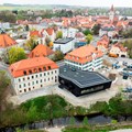 Der Erweiterungsneubau des Amtsgerichts Kaufbeuren ist sowohl ökologisch als auch architektonisch herausragend und bekommt dafür den Architekturpreis 2024 des Bezirks Schwaben. - Foto: Marco Kleebauer/© MK-Fotografie Der Erweiterungsneubau des Amtsgerichts Kaufbeuren ist sowohl ökologisch als auch architektonisch herausragend und bekommt dafür den Architekturpreis 2024 des Bezirks Schwaben. - Foto: Marco Kleebauer/© MK-Fotografie