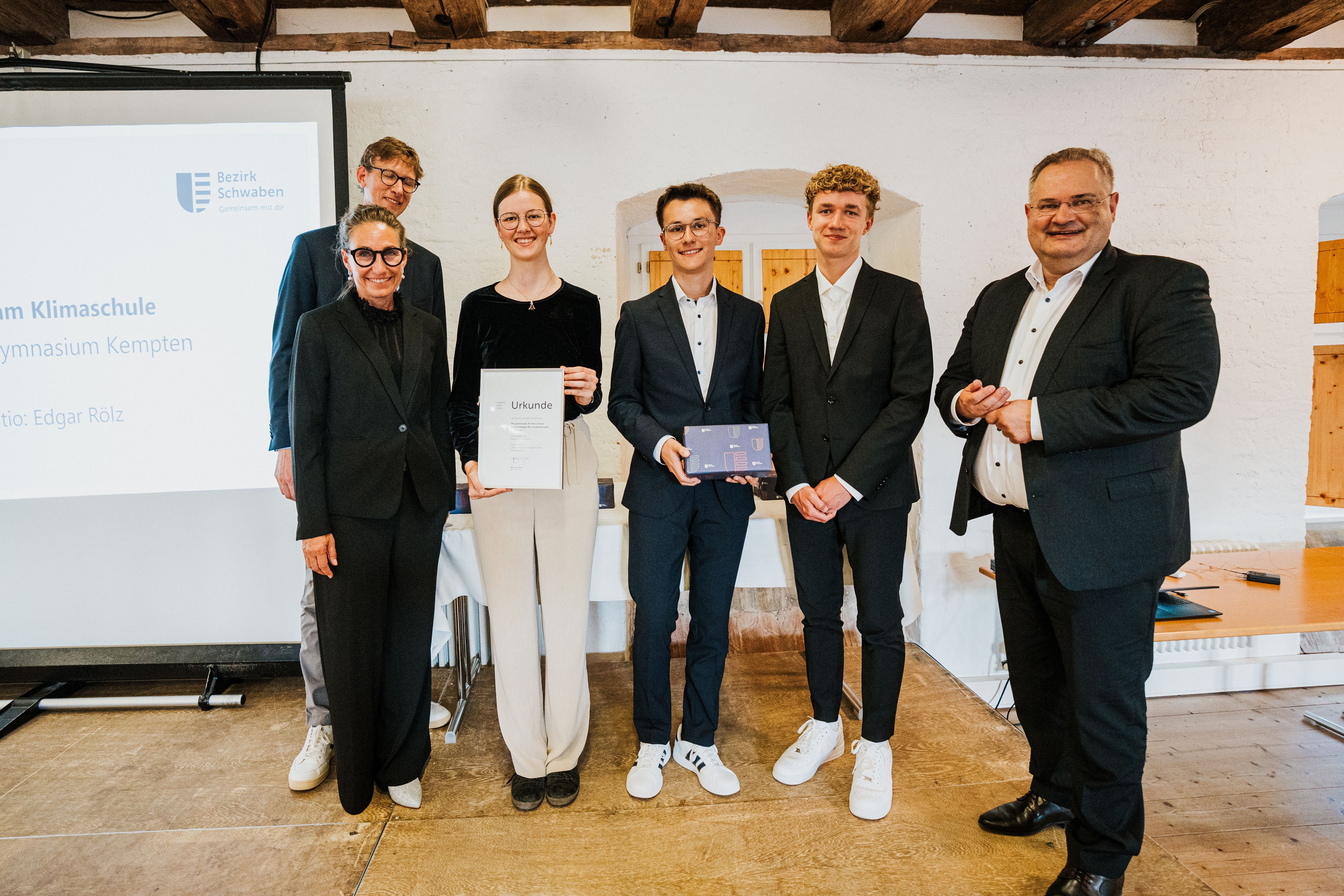 Preisträger/-innen der Kategorie „Innovationen“: Dank des großen Engagements seiner Schüler/-innen und Lehrkräfte ist das Hildegardis-Gymnasium seit 2022 zertifiziert klimaneutral. Bildnachweis: David Schiffelholz