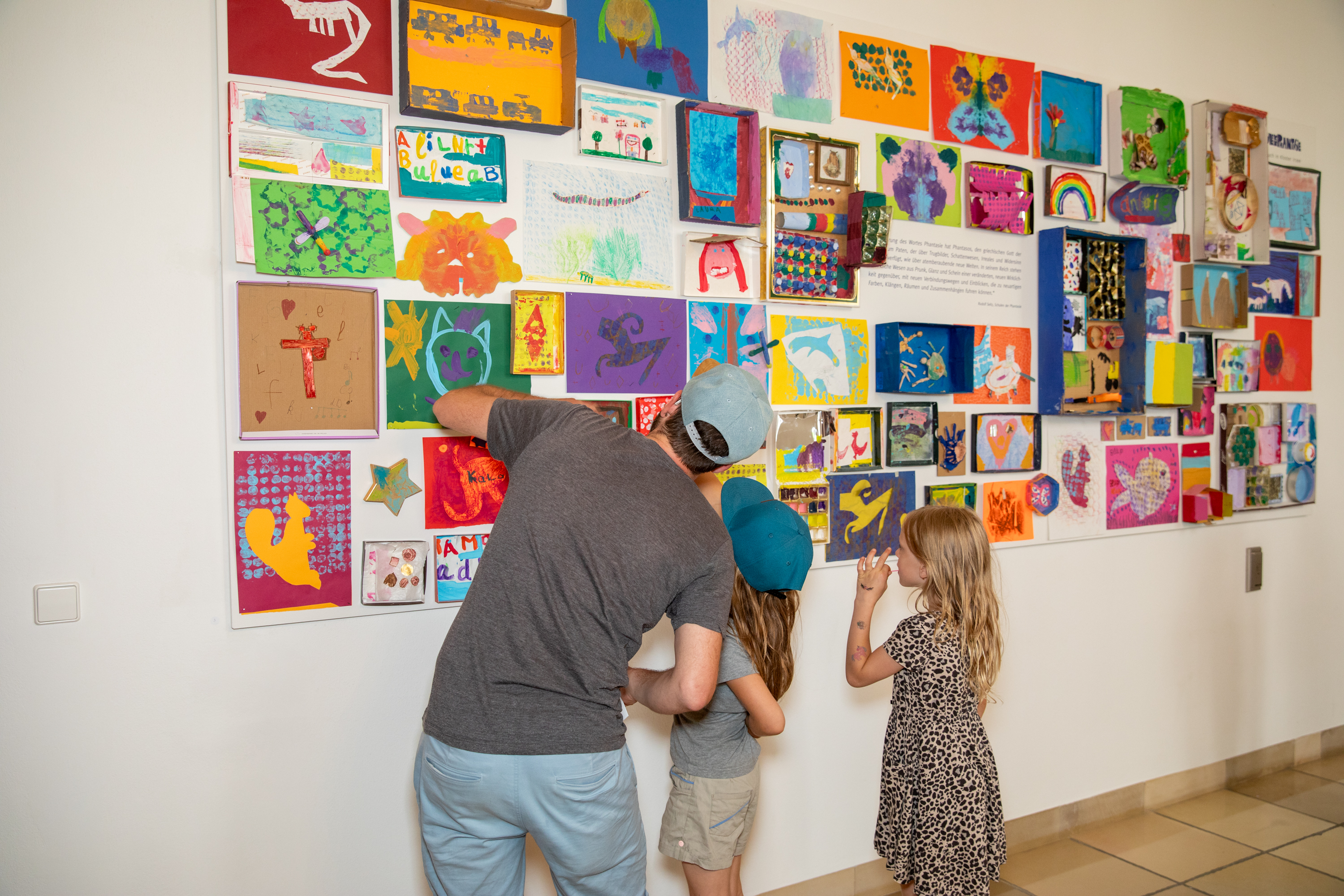 Ausstellung Schule der Phantasie (1) - Foto: Martin Zurek, Schwäbisches Bildungszentrum Irsee