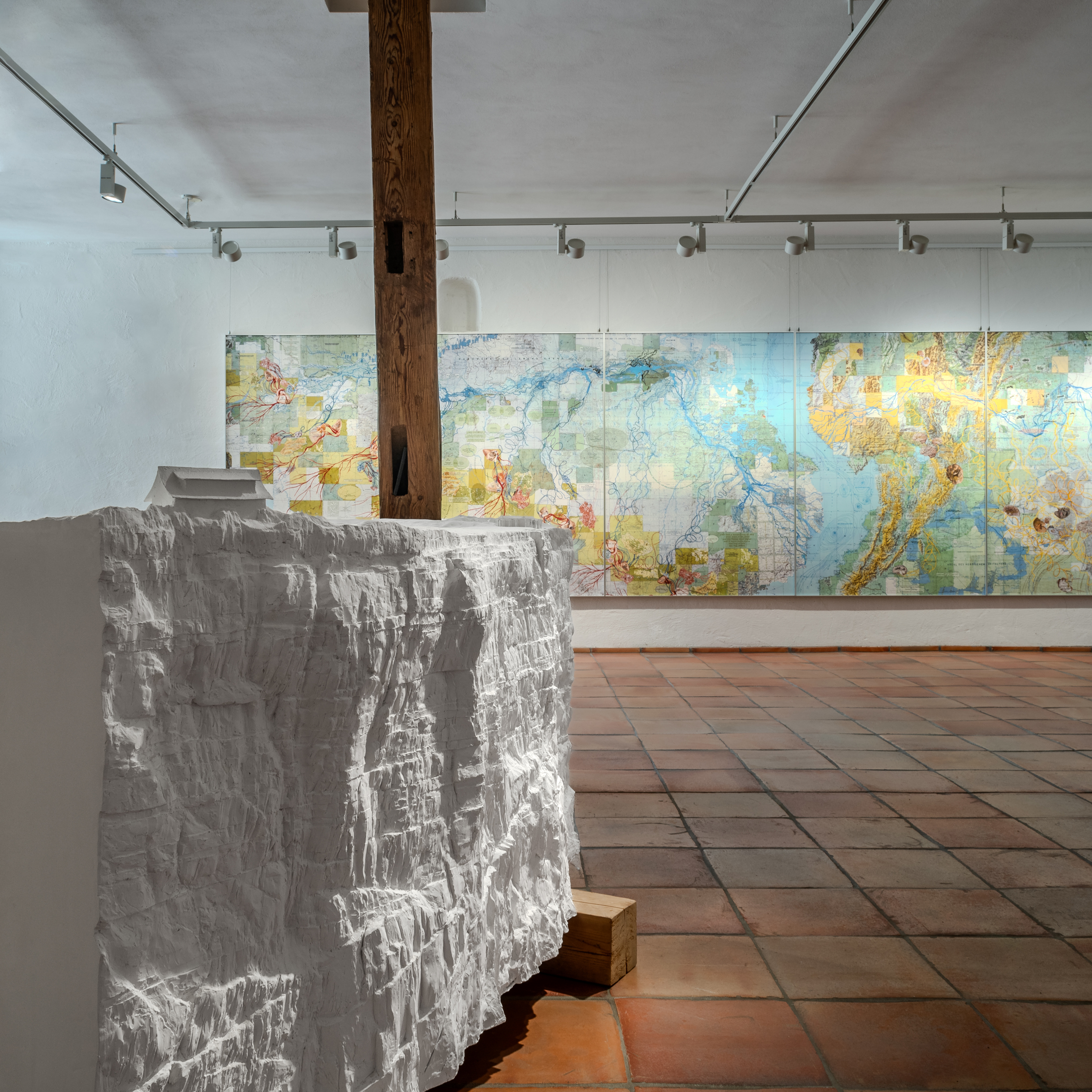 Sonntags im Museum: Die Kunstausstellung „Stephan Huber – Das große Leuchten“  Führung am 25.08.2024