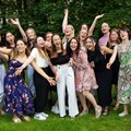 Die 16 ehemaligen Auszubildenden der Berufsfachschule für Logopädie der Bezirkskliniken Schwaben in Augsburg - Foto: Dirk Gerlach, Bezirkskliniken Schwaben