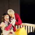 Das Theater Ferdinande behandelt mit seinem Stück „Die Gartenbank. Verliebt – Verlobt – Vergissmeinnicht?“ das Thema Demenz. - Foto: Elisabeth Koislmeyer