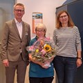 Werkleiter Dr. Stefan Raueiser und Personalreferentin Claudia Blank bei der Verabschiedung von Cornelia Zettl (Mitte) in Kloster Irsee. - Foto: Claudia Ristea, Schwäbisches Bildungszentrum