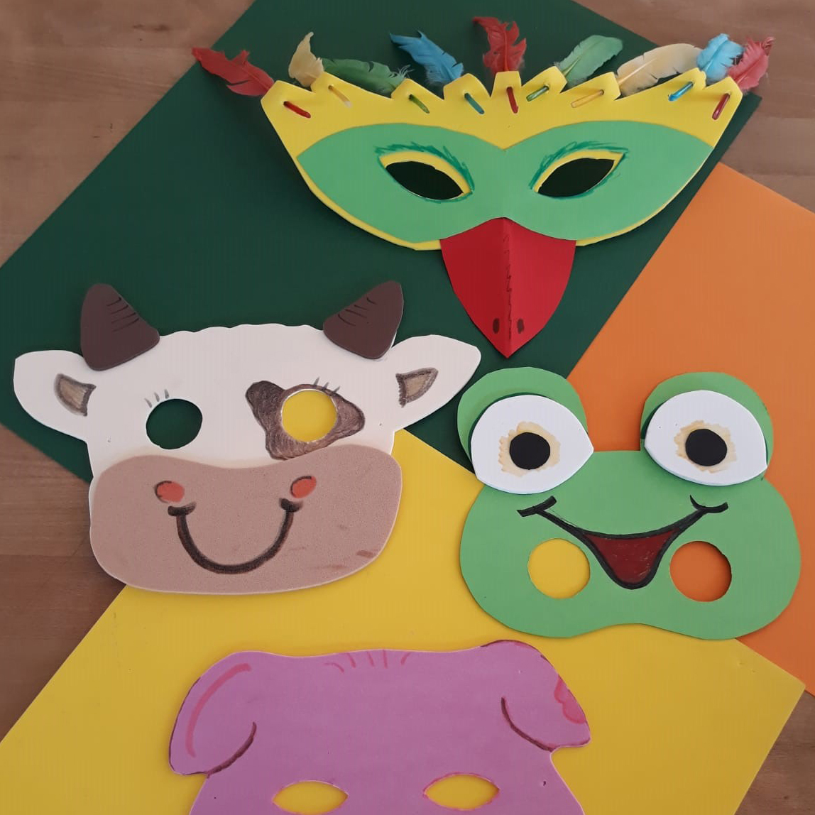 Bunte Masken aus Tiergesichtern
