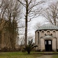 Im Herbst 1944 wurde das Lager Kaufering VI in Türkheim angelegt. Viele der 1.000 bis 2.500, größtenteils jüdischen, Häftlinge starben in der Gefangenschaft. - Foto: Sarah Schneller Im Herbst 1944 wurde das Lager Kaufering VI in Türkheim angelegt. Viele der 1.000 bis 2.500, größtenteils jüdischen, Häftlinge starben in der Gefangenschaft. - Foto: Sarah Schneller