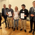 Prämierung der Poster-Preisträger des Forschungskongresses 2024 durch die Kongressleitung - Foto: Florian Seemüller