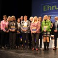 Die Mitarbeiterinnen und Mitarbeiter, die in den Ruhestand verabschiedet worden sind. - Foto: Georg Schalk, Bezirkskliniken Schwaben