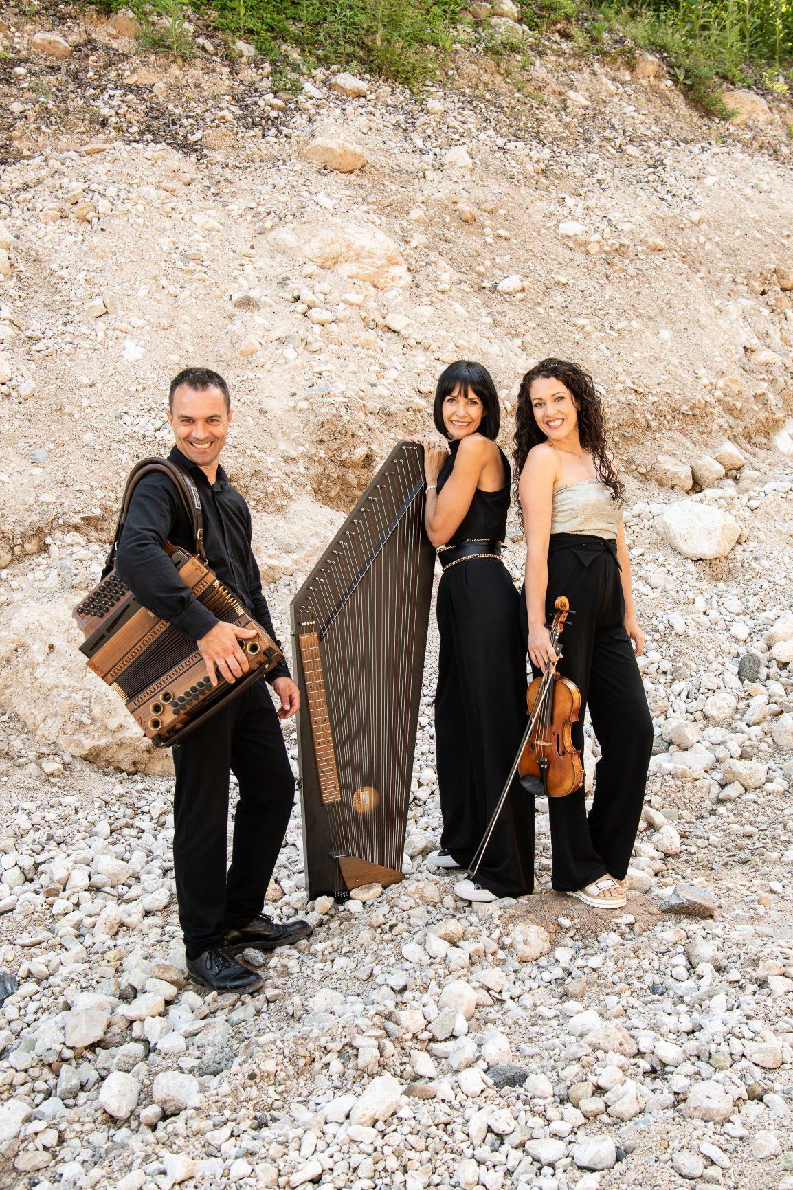 Das Trio Cordes y Butons (2) - Foto: Martina Jaider