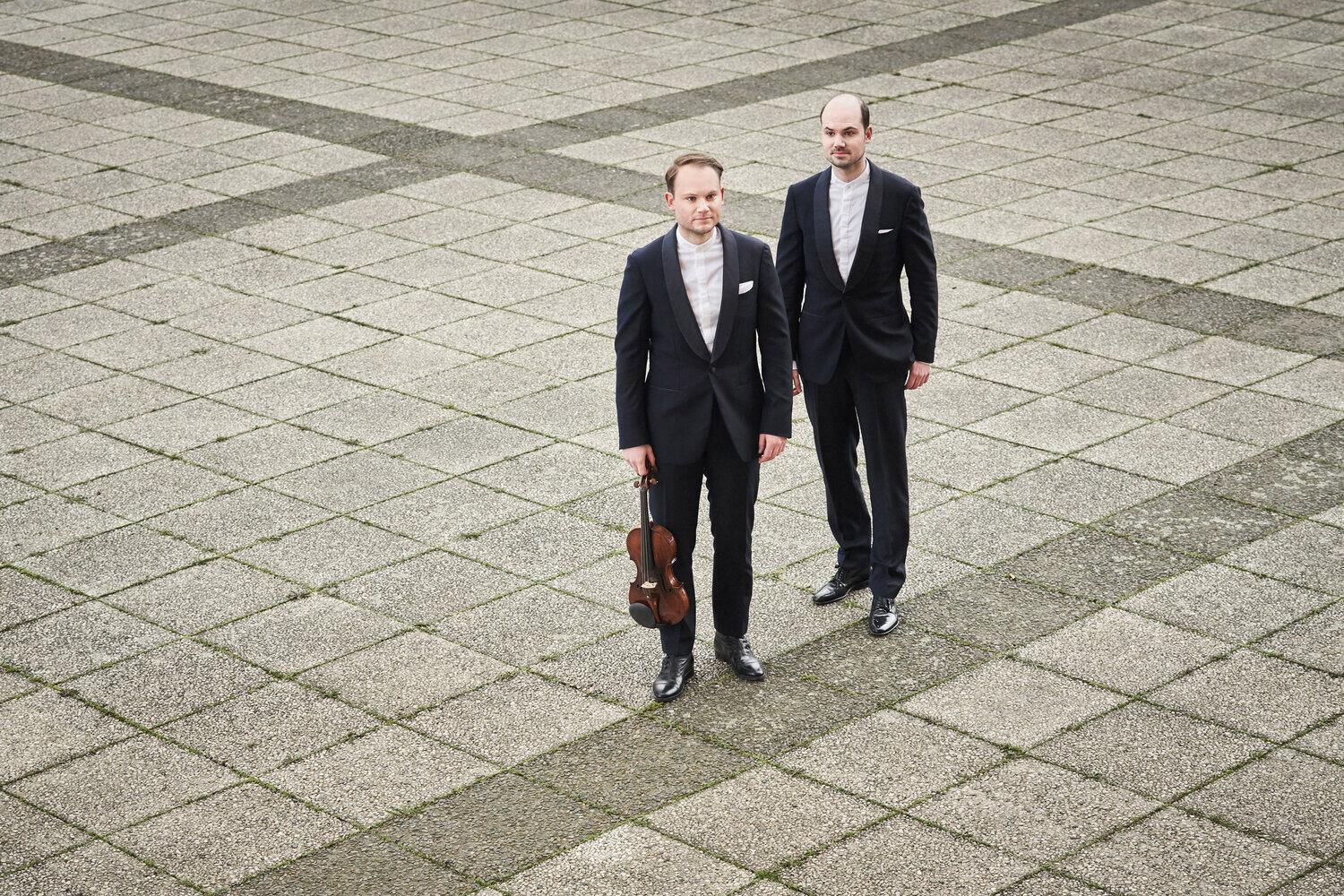 Klassik auf Schloss Höchstädt: Happy Birthday, Johann Sebastian Bach: Duo Liepe präsentiert „Original und Kopie“ auf Schloss Höchstädt