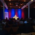 Großer Andrang bei der Lesung des drei ??? Autors Marco Sonnleitner im Antoniersaal in Memmingen - Foto: Nadja Hendriks, Schwabenakademie Irsee