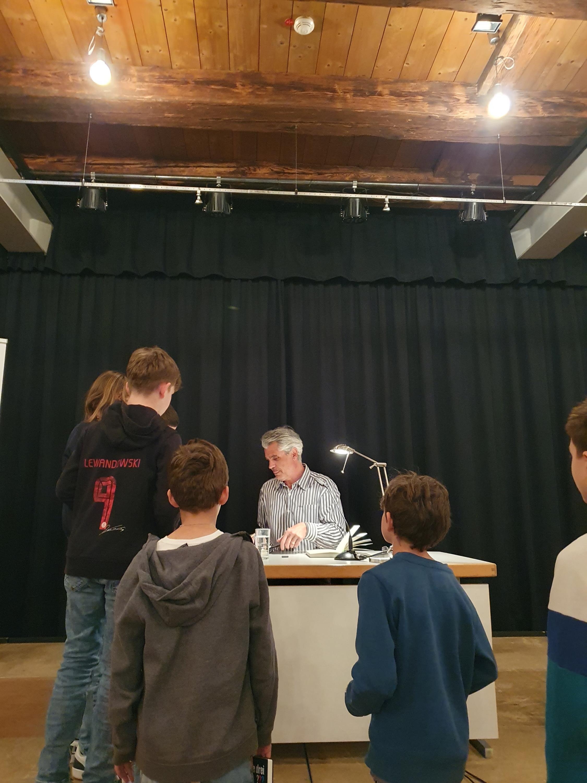 Schwabenakademie Irsee: Auftakt des Allgäuer Literaturfestivals 2025 in Memmingen – Krimierlebnis für alle Generationen