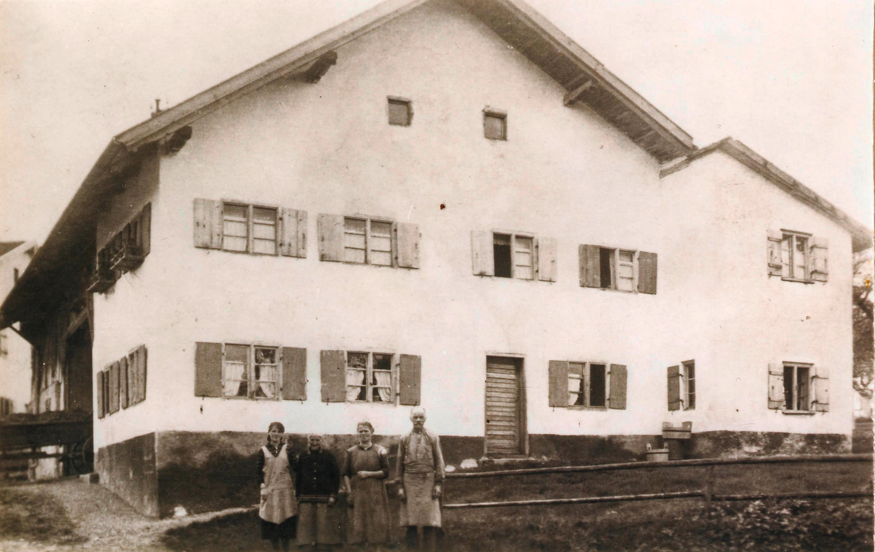 Ansicht der Westfassade, frühe 1930-er Jahre; Foto: Erika Schuster, Waltenhofen.