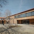 Für die Schlaf- und Aufenthaltsräume des neu gestalteten Jugendzeltplatzes Rücklenmühle in Zusmarshausen wurde Holz aus dem Siebentischwald verwendet, das aus Sicherheitsgründen ohnehin gefällt werden musste. - Foto: Marco Kleebauer/ © MK-Fotografie