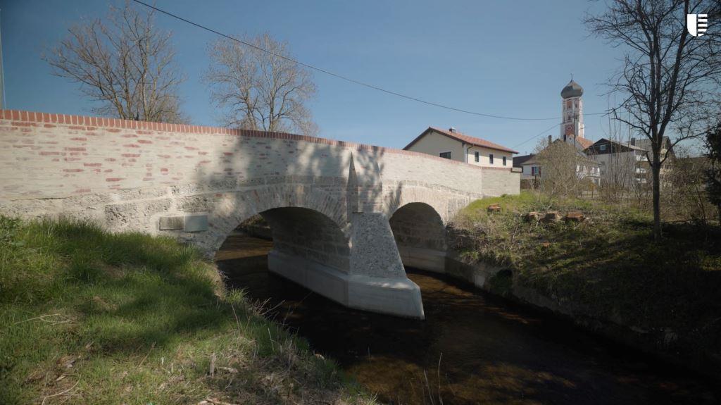Einst Kriegsschauplatz, heute eine Sehenswürdigkeit: Die Reichsbrücke in Kammlach, welche die Gemeinde mit großem Engagement restaurierte. - Foto: Marco Kleebauer/ © MK-Fotografie