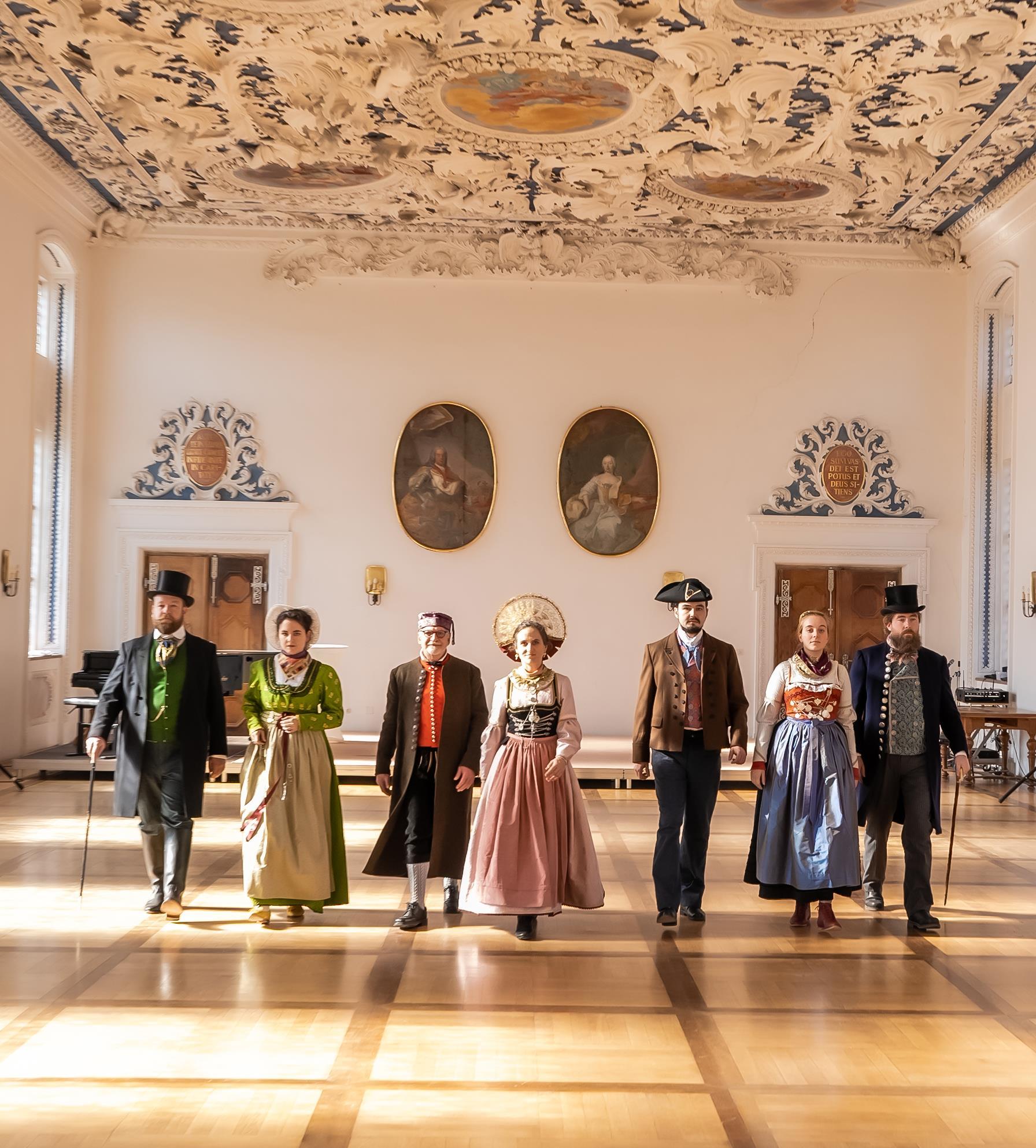 Trachtenschau auf der Frauenwelt