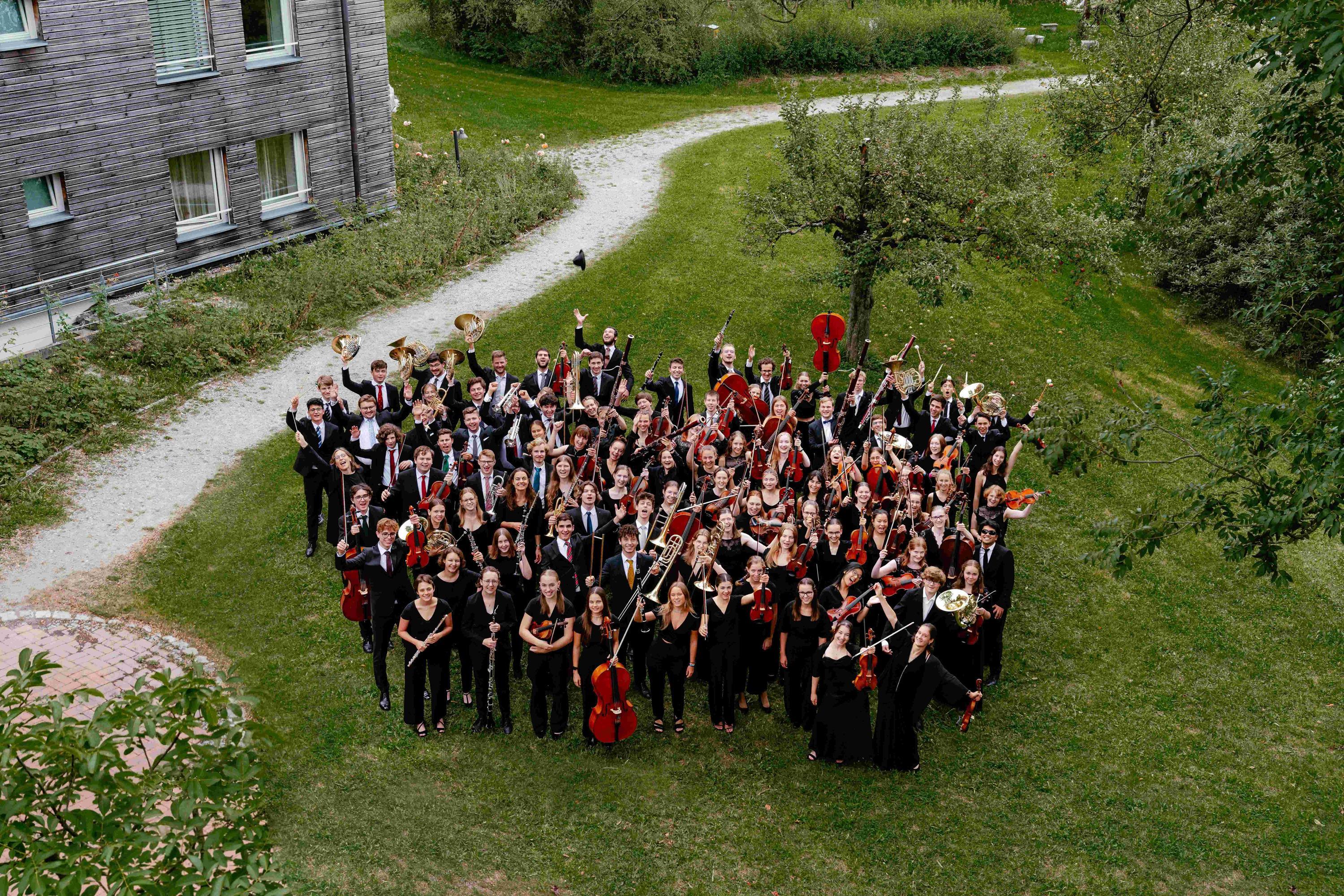Herbstkonzert des Schwäbischen Jugendsinfonieorchesters bringt „Menschlichkeit“ in Neu-Ulm auf die Bühne