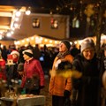 Der Weihnachtsmarkt in Oberschönenfeld zieht jedes Jahr zahlreiche Besuchende aus dem Umland an. - Foto: Sandro Behrndt
