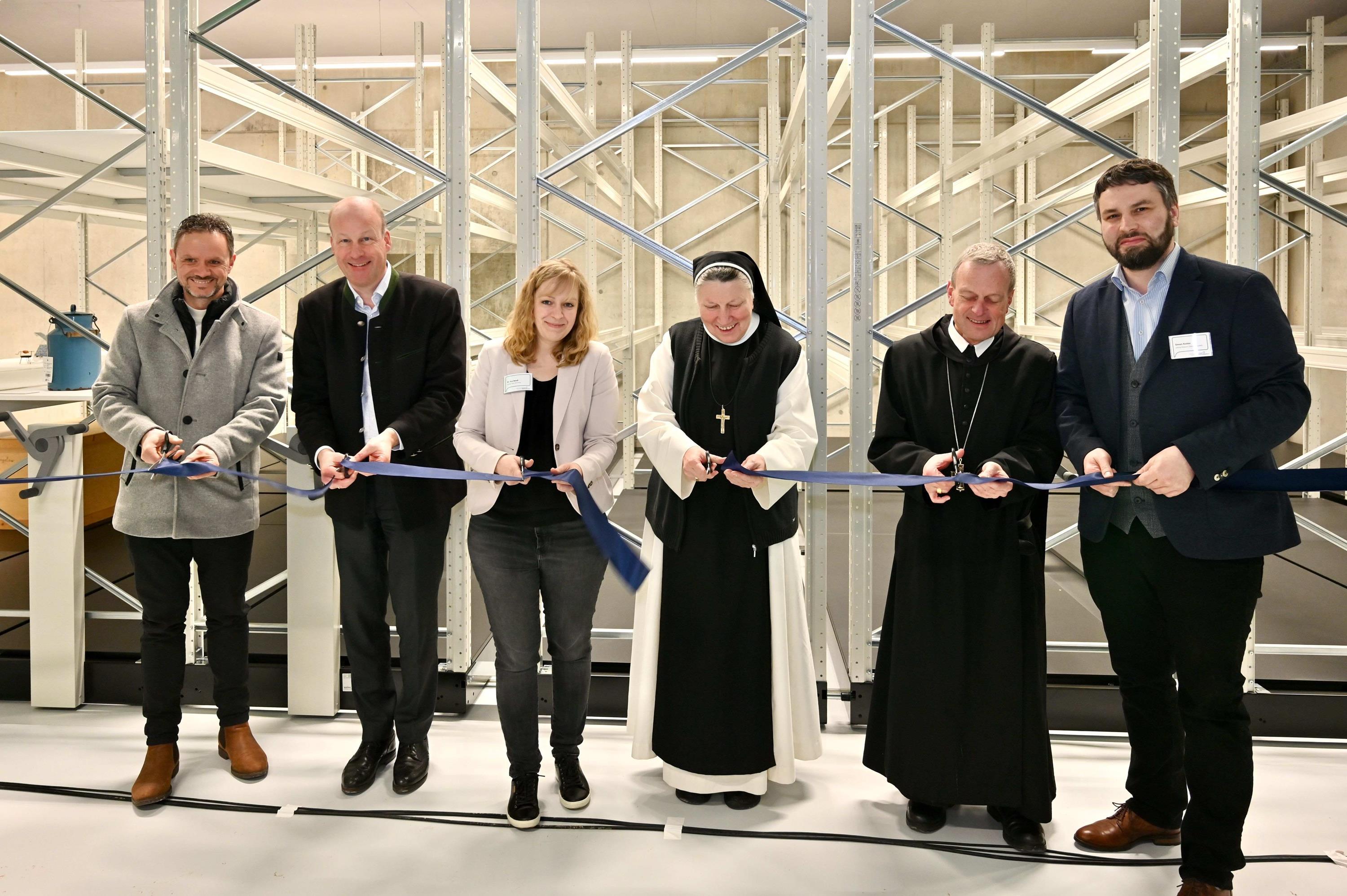 Umzug in Oberschönenfeld: Das Museum eröffnet sein neues Sammlungszentrum