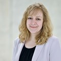 Dr. Eva Bendl leitet das Sammlungszentrum Oberschönenfeld. - Foto: Andreas Lode