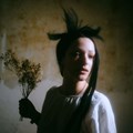 Die Sängerin Josy vereint in ihrer Musik Alt-Pop und elektronische Texturen auf experimentelle Art und Weise - Foto: Kilian Seiler