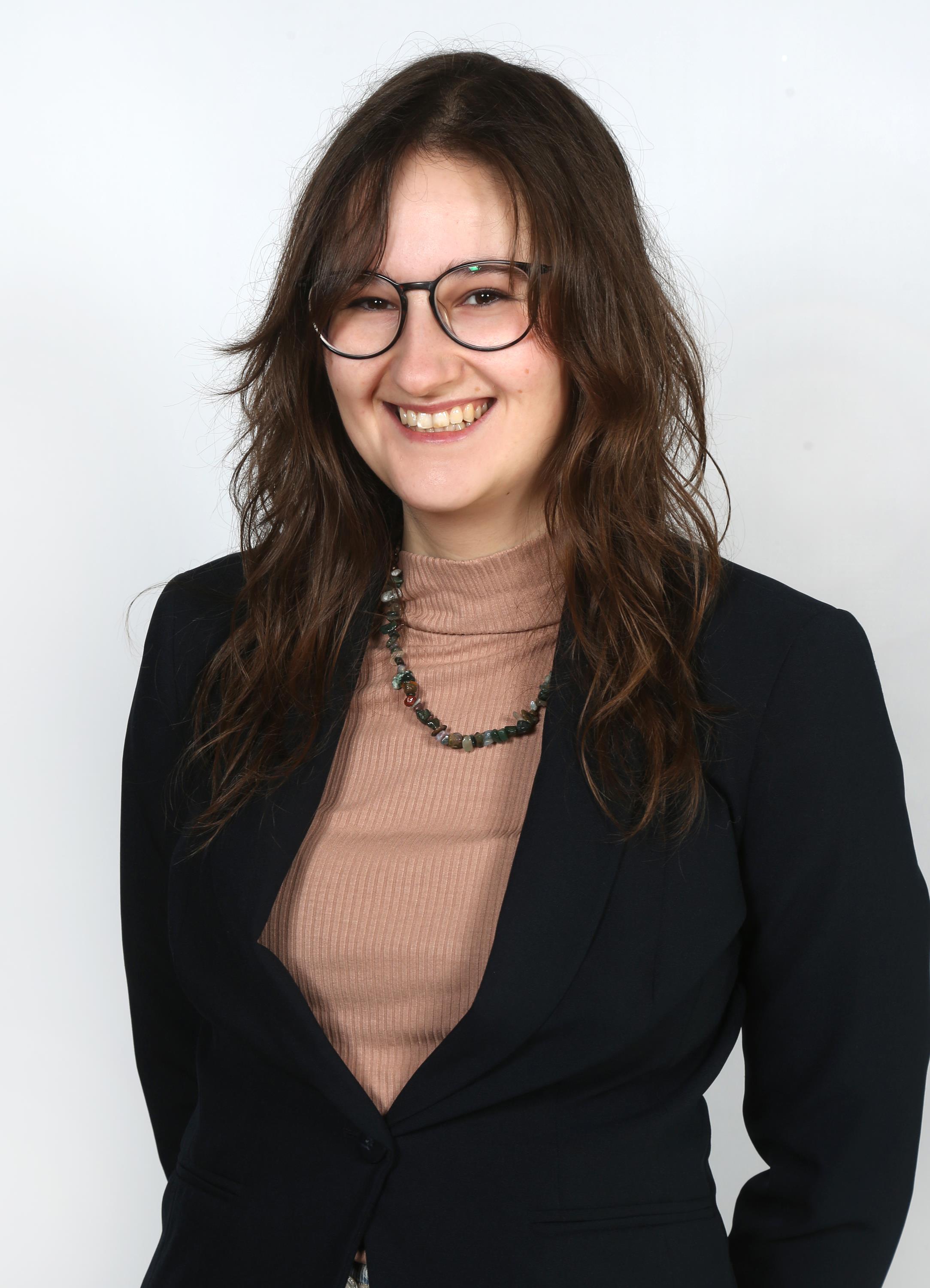 Rugullis Nina Porträtfoto