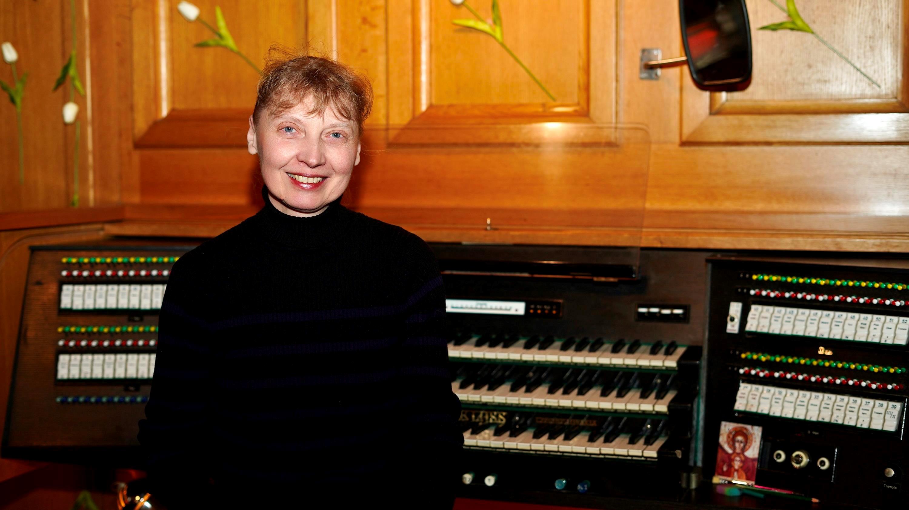 Bezirk Schwaben lädt zu Orgelkonzerten mit Svitlana Bardaus