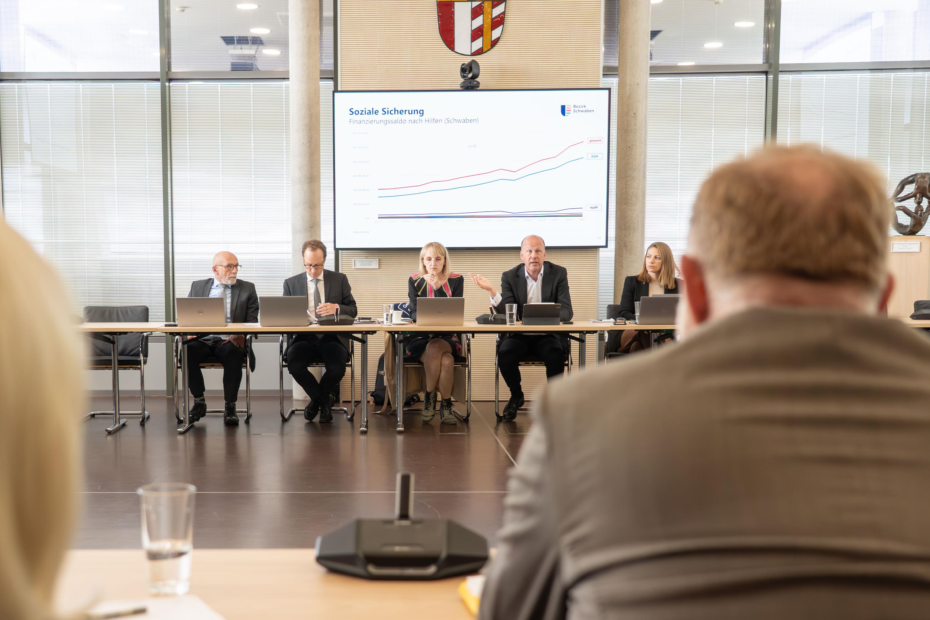 2026 Bezirk Informationsaustausch MdBs und MdLs Fotograf Daniel Beiter (2 von 12)