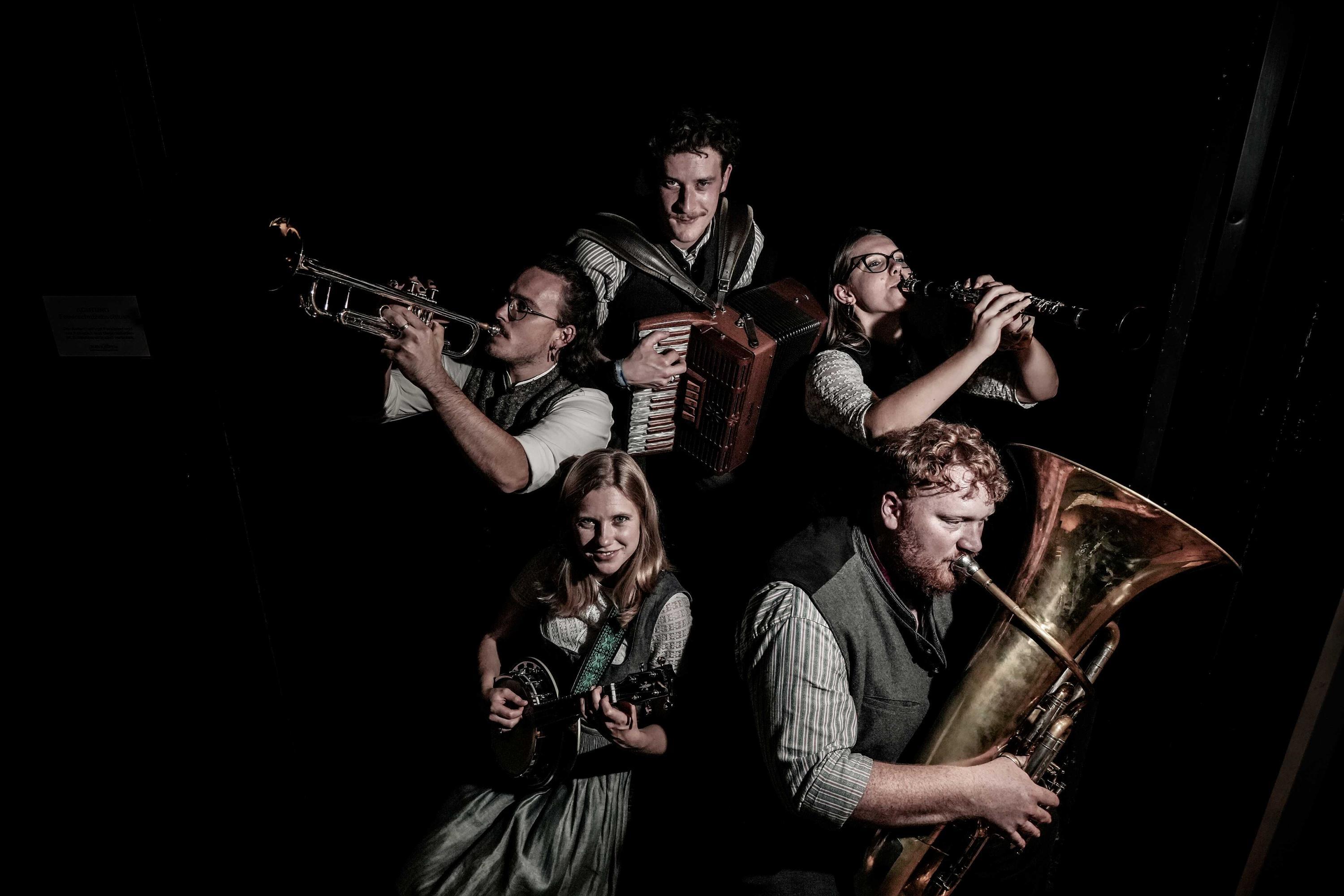 Neue Volksmusik: schwäbischwild entstaubt im Kloster Thierhaupten die Volksmusik 