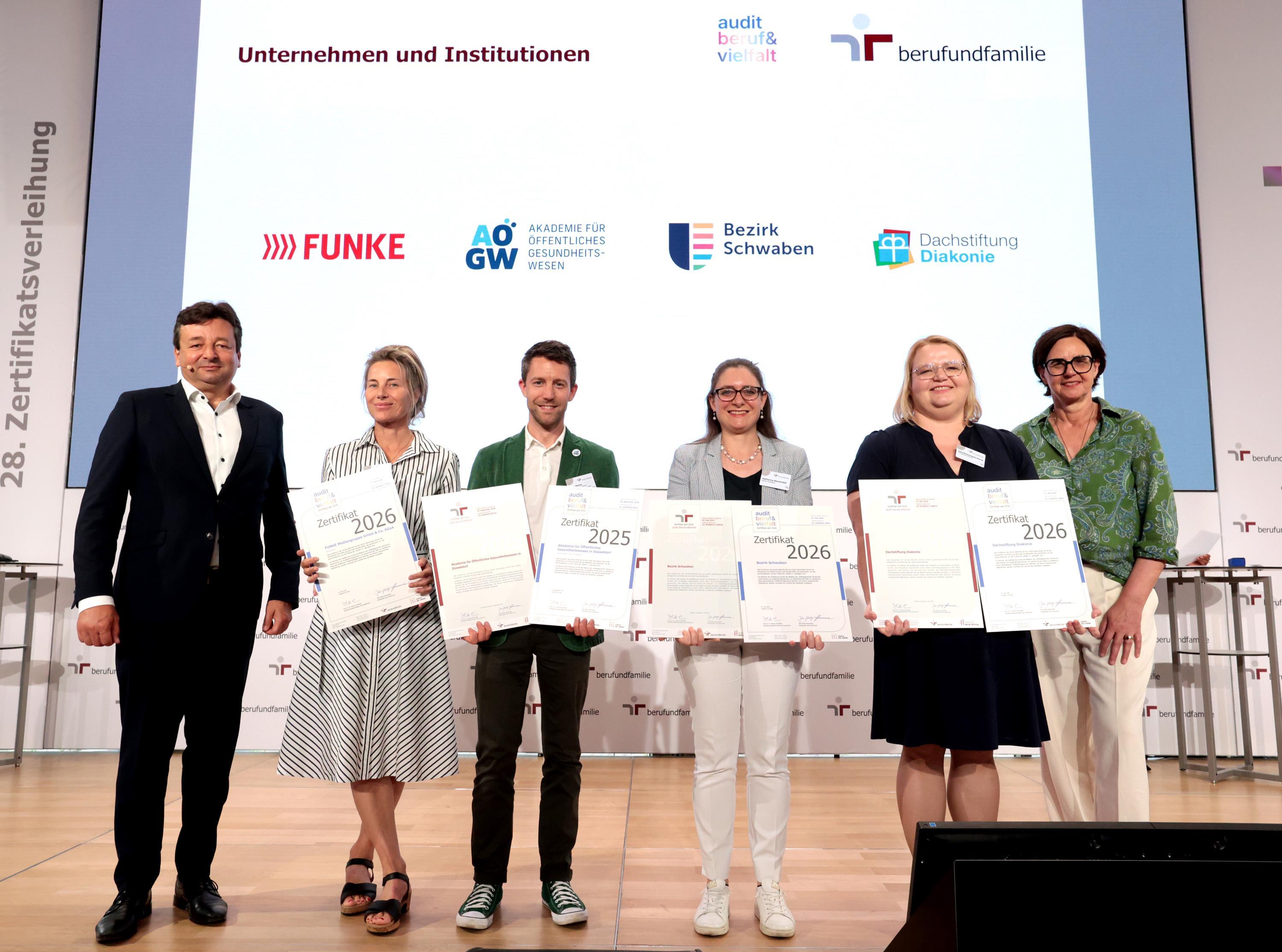 Doppelte Auszeichnung für den Bezirk Schwaben