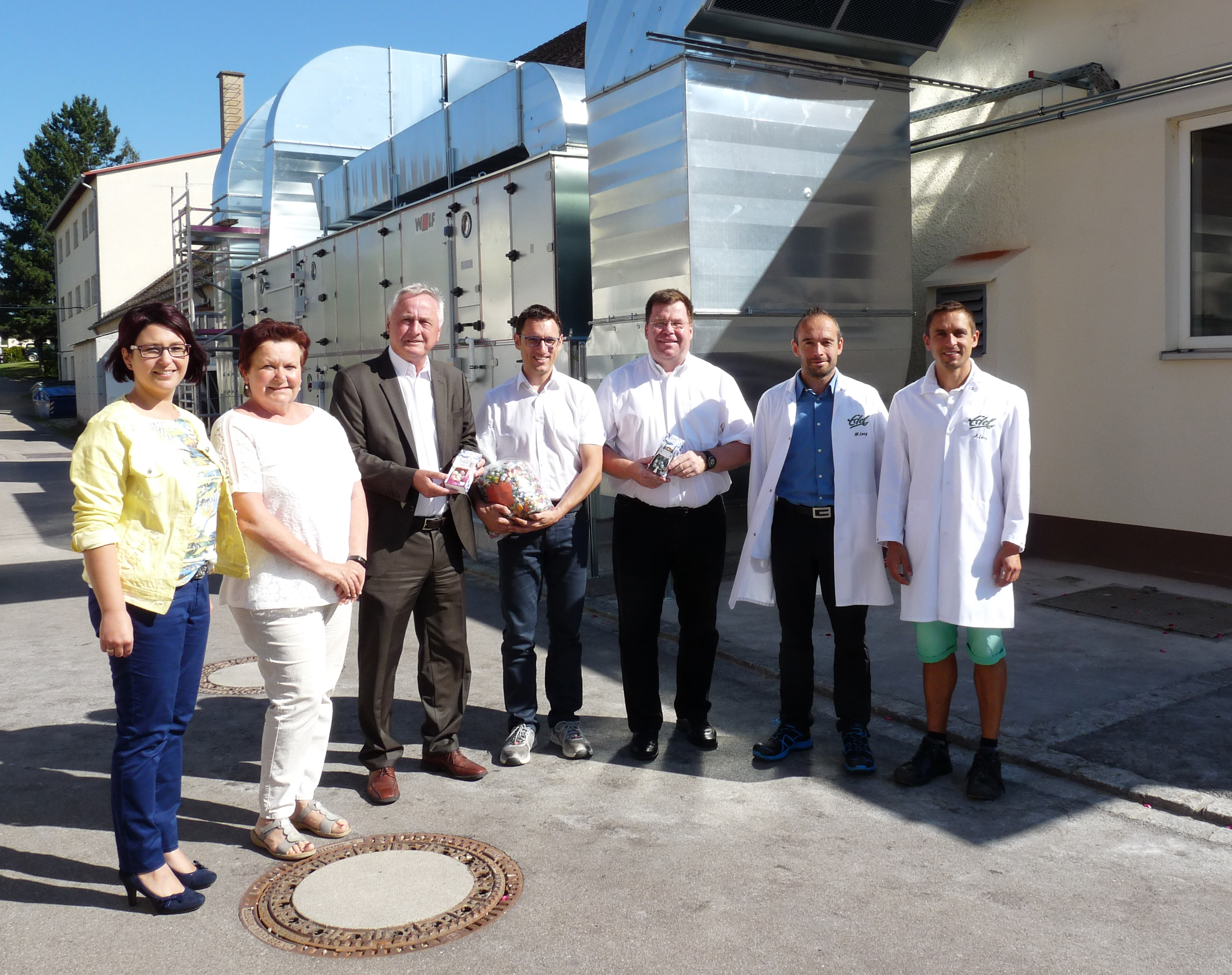 Süßes Donauwörth - Bezirkstagspräsident Reichert besucht mit der Bonbonfabrik Edel einen innovativen Mittelstandsbetrieb