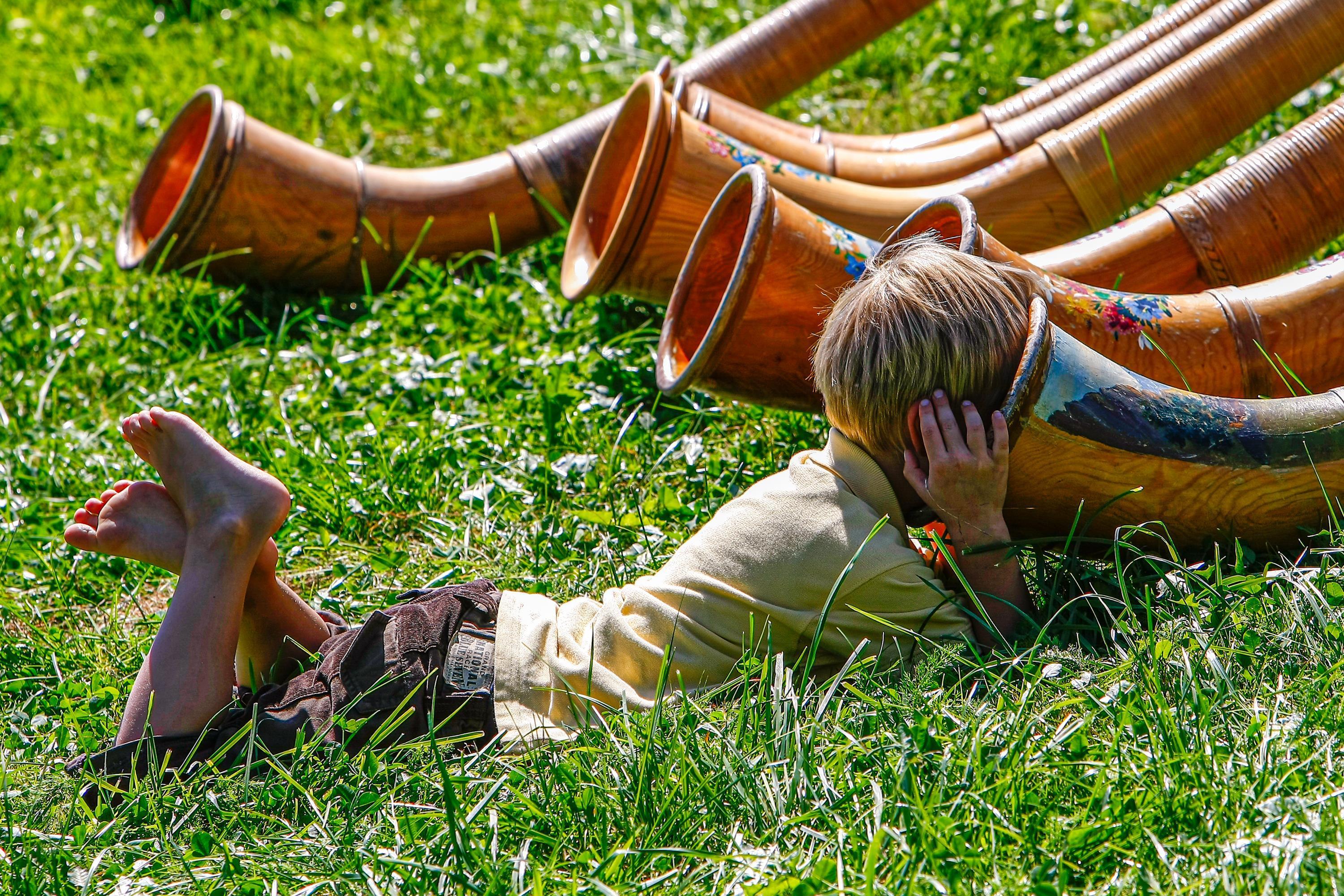Hildebrand Peter - Fotofreunde Wiggensbach - Den Dingen auf den Grund gehen - 2009 - Zell - Alphornbläsertreffen - 1. Platz