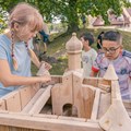 Liebevoll gestaltet – die Murmelbahn lädt alle Kinder zum Spielen und Träumen ein - Foto: Mira Hörter, Bezirk Schwaben