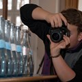 Das Praxisseminar zum Fotografieren mit Kindern und Jugendlichen bietet methodische Tipps, aber auch viel Raum zum Experimentieren. Das Praxisseminar zum Fotografieren mit Kindern und Jugendlichen bietet methodische Tipps, aber auch viel Raum zum Experimentieren.