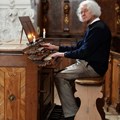 Roland Götz an der Balthasar-Freiwiß-Orgel Irsee