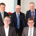 Vorstandsvorsitzender Thomas Düll (Mitte) mit den Chefärzten Professor Martin Hecht, Kaufbeuren. Von links im Uhrzeigersinn: Professor Gerhard Hamann, Günzburg, Professor Rolf Kern, Kempten und Dr. Christoph Lichy, Memmingen.