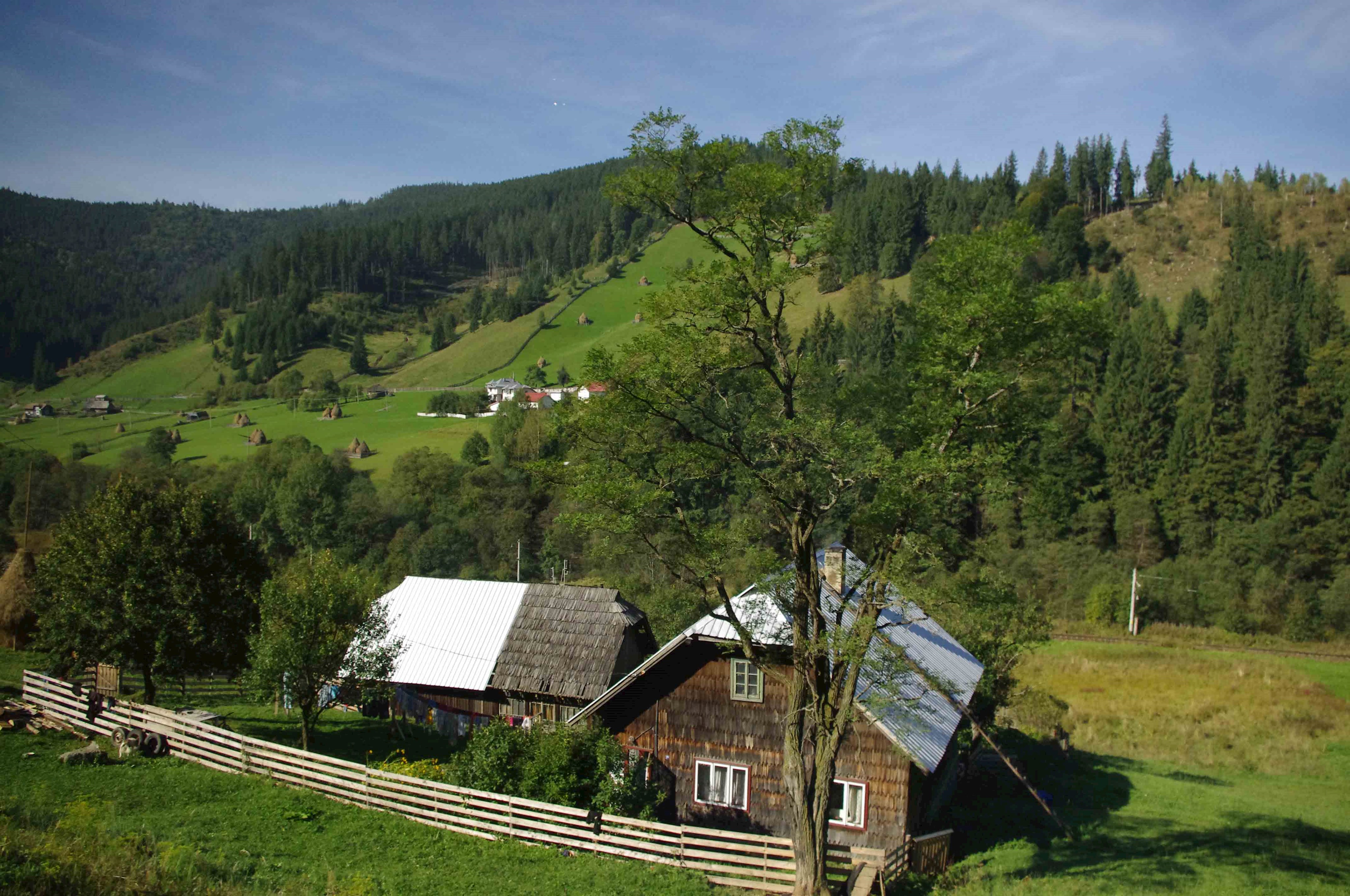 Unverbaute Landschaften findet man in der Region der Moldauklöster in der rumänischen Südbukowina