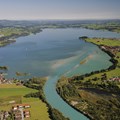 Der Forggensee bei Füssen: Ein künstlich angelegter Stausee vor eindrucksvollem Panorama.