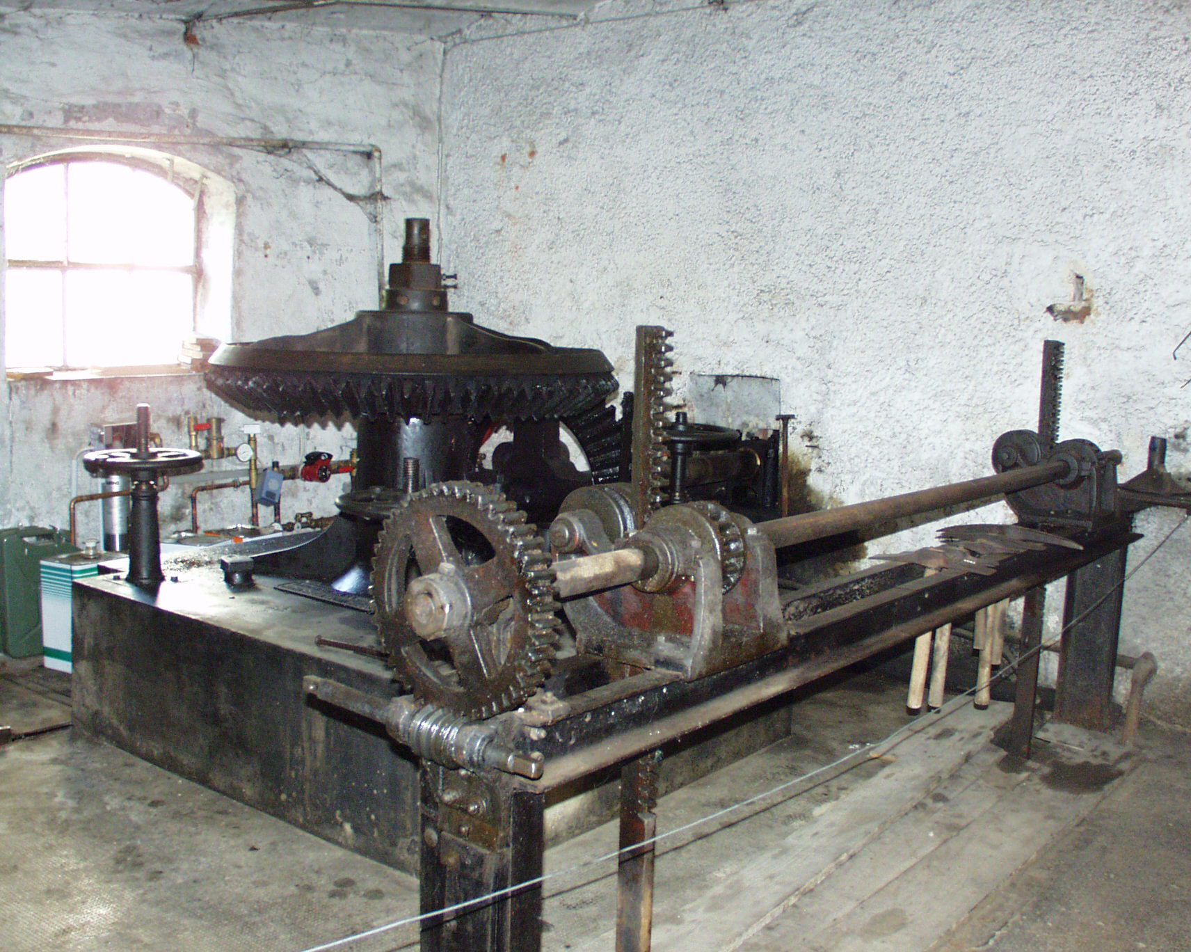 Historische Schmiedekunst in Aktion - Hammerschmiede lockt mit Schmiedevorführung und einem Rundgang durch die Dauerausstellung