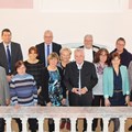 Die Jubilare der Bezirksverwaltung mit Bezirkstagspräsident Jürgen Reichert.